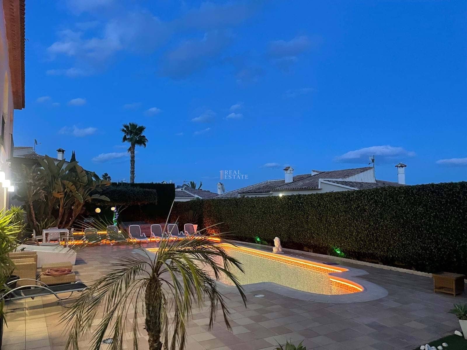 Chalet de 6 habitaciones en Alfaz del Pi / L'Alfàs del Pi en venta con piscina - 725.000 € (Ref: 8764524)