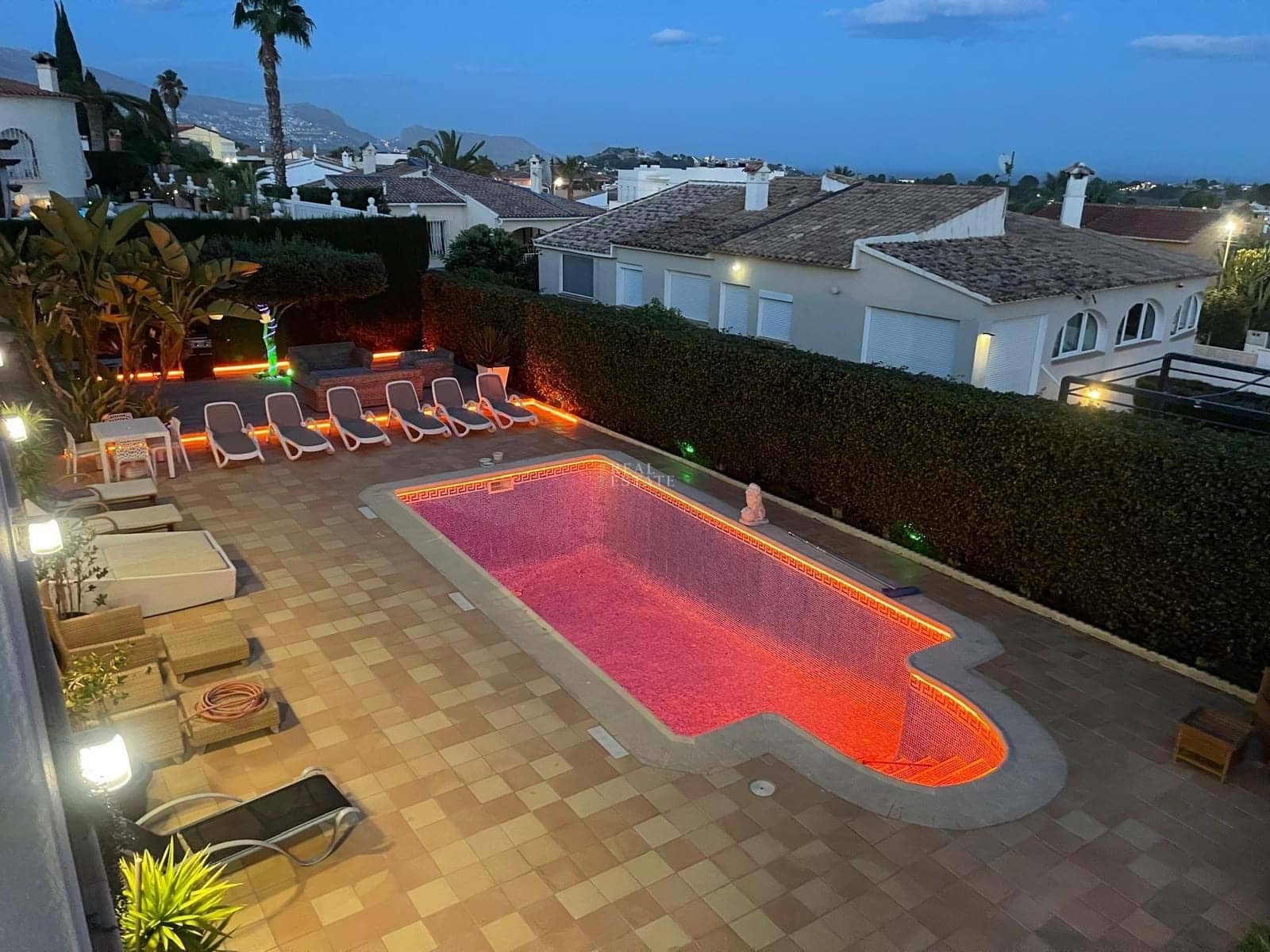 Chalet de 6 habitaciones en Alfaz del Pi / L'Alfàs del Pi en venta con piscina - 725.000 € (Ref: 8764524)