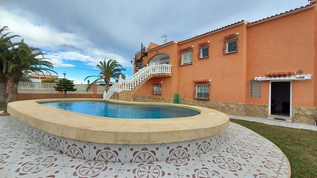 6 soveværelse Villa til salg i Oliva med swimmingpool garage - € 550.000 (Ref: 8769406)