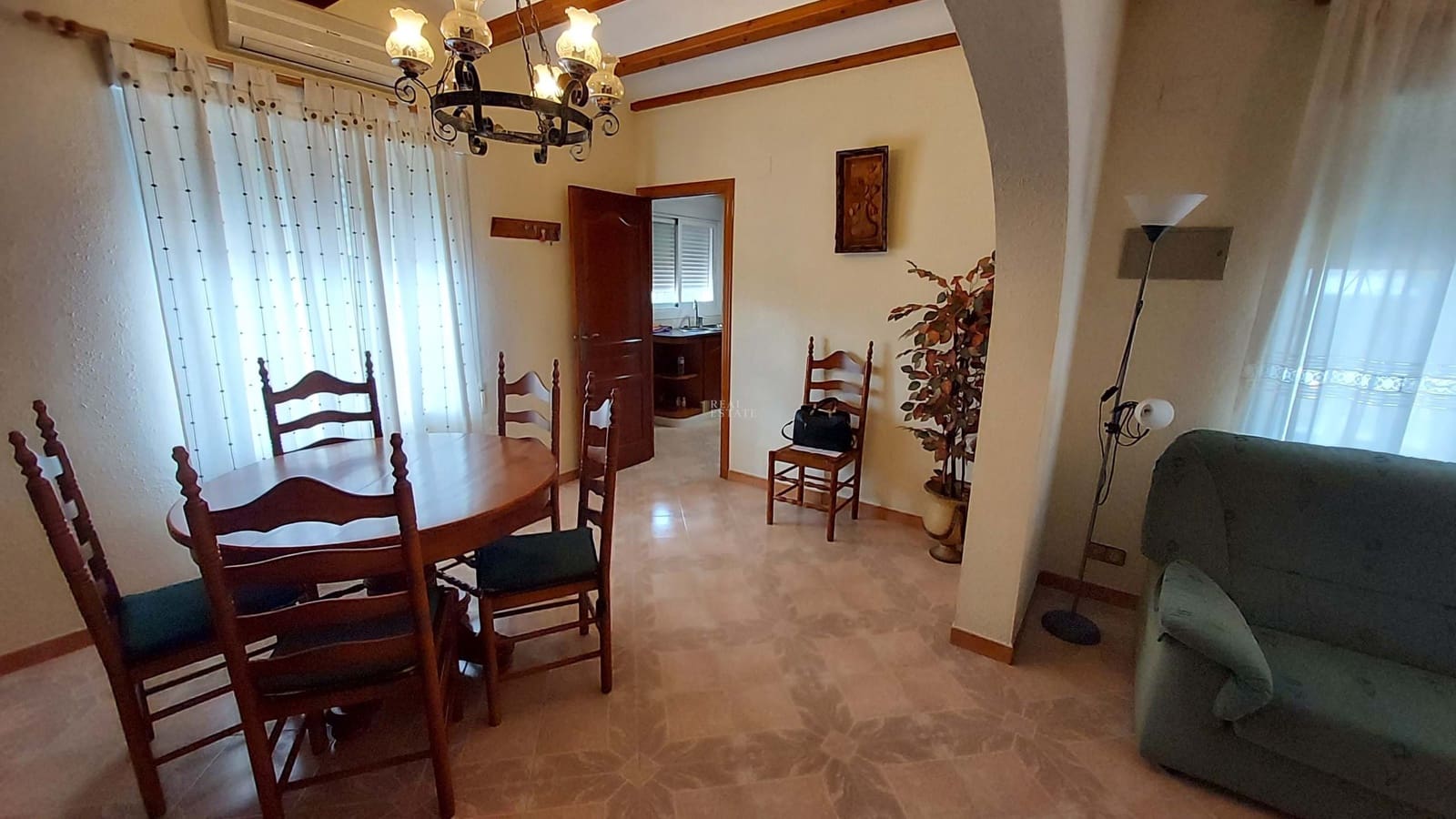 6 quarto Moradia para venda em Oliva com piscina garagem - 550 000 € (Ref: 8769406)