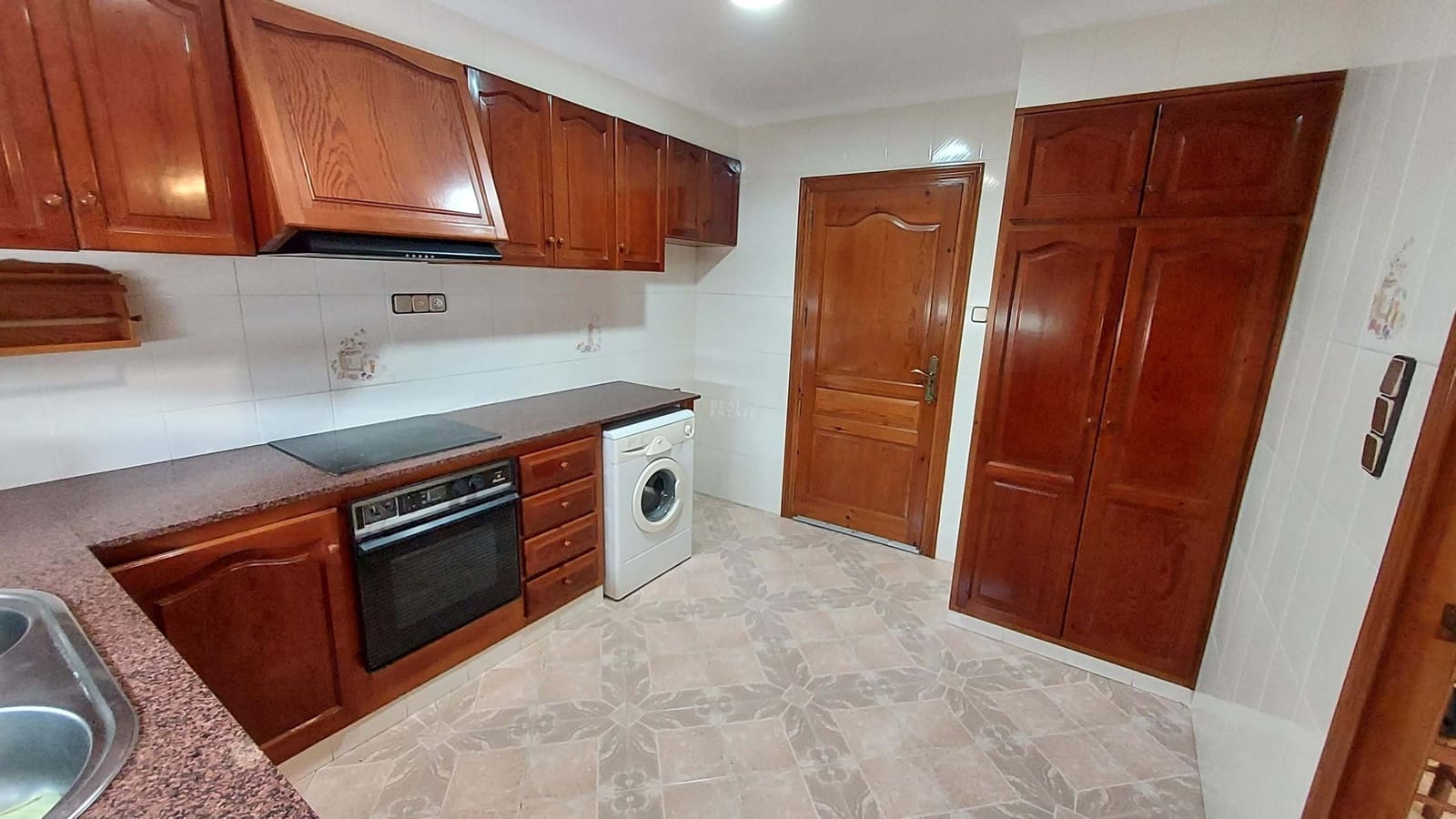 6 quarto Moradia para venda em Oliva com piscina garagem - 550 000 € (Ref: 8769406)