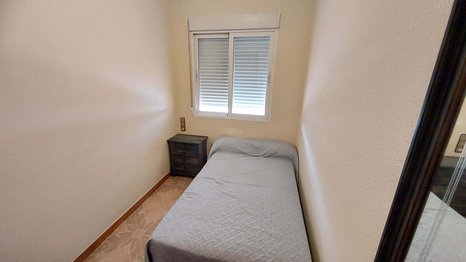 6 quarto Moradia para venda em Oliva com piscina garagem - 550 000 € (Ref: 8769406)