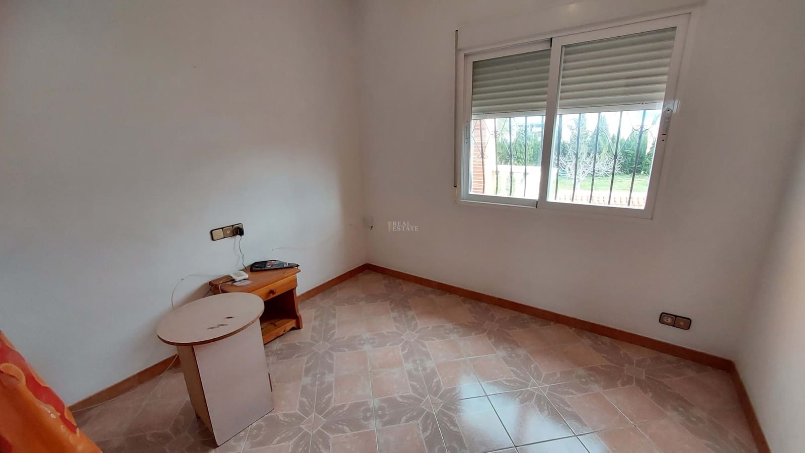6 quarto Moradia para venda em Oliva com piscina garagem - 550 000 € (Ref: 8769406)