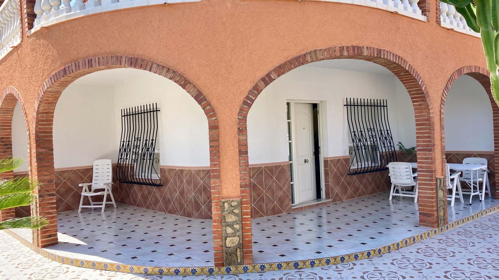 6 quarto Moradia para venda em Oliva com piscina garagem - 550 000 € (Ref: 8769406)