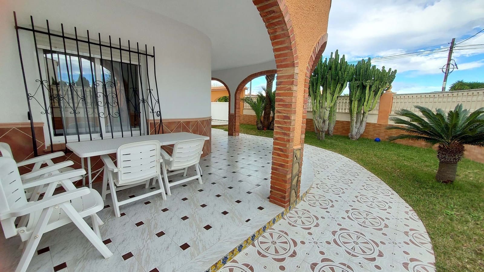 6 quarto Moradia para venda em Oliva com piscina garagem - 550 000 € (Ref: 8769406)