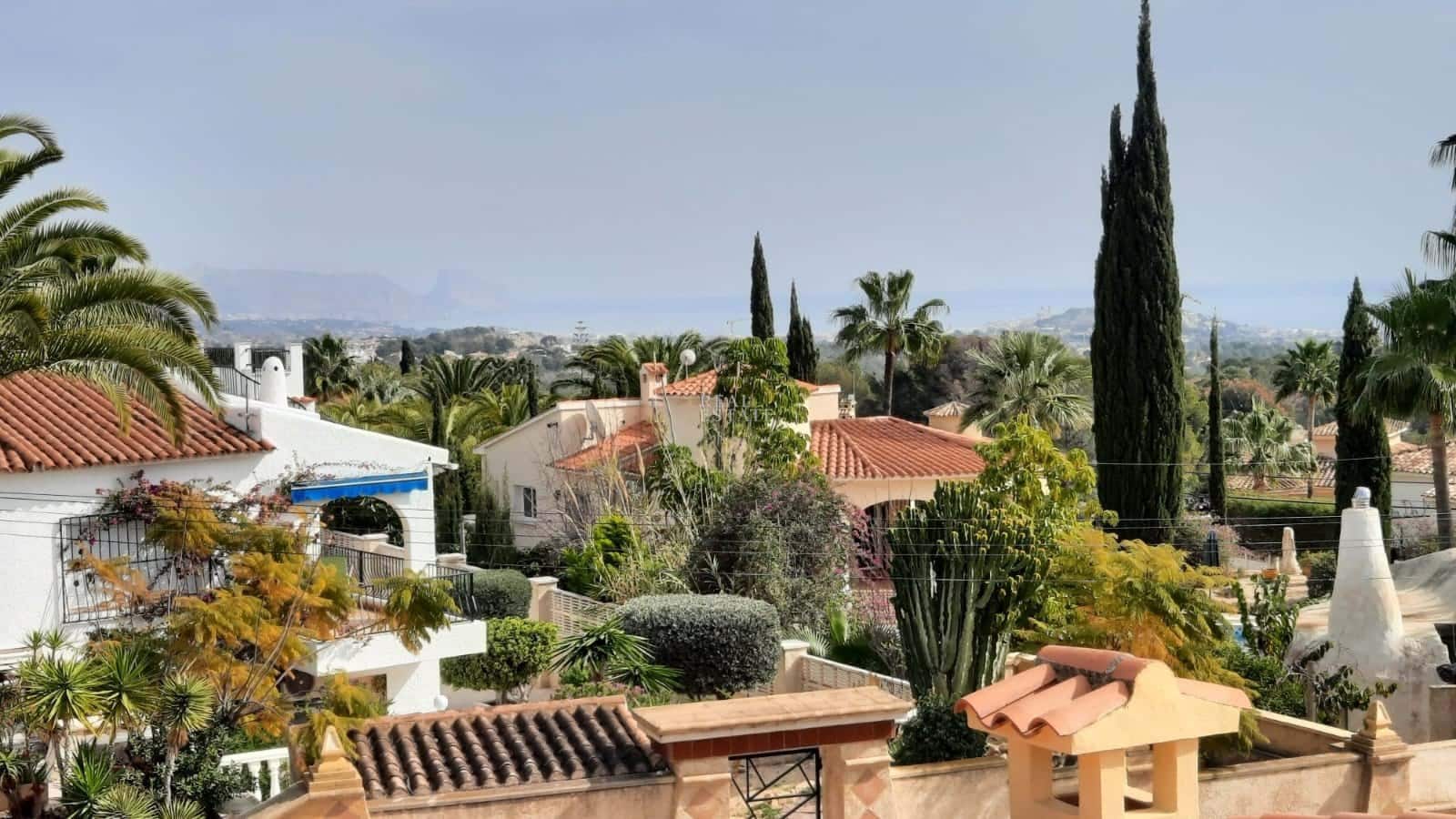 4 bedroom Villa for sale in Alfaz del Pi / L'Alfas del Pi with pool garage - € 725,000 (Ref: 8821636)