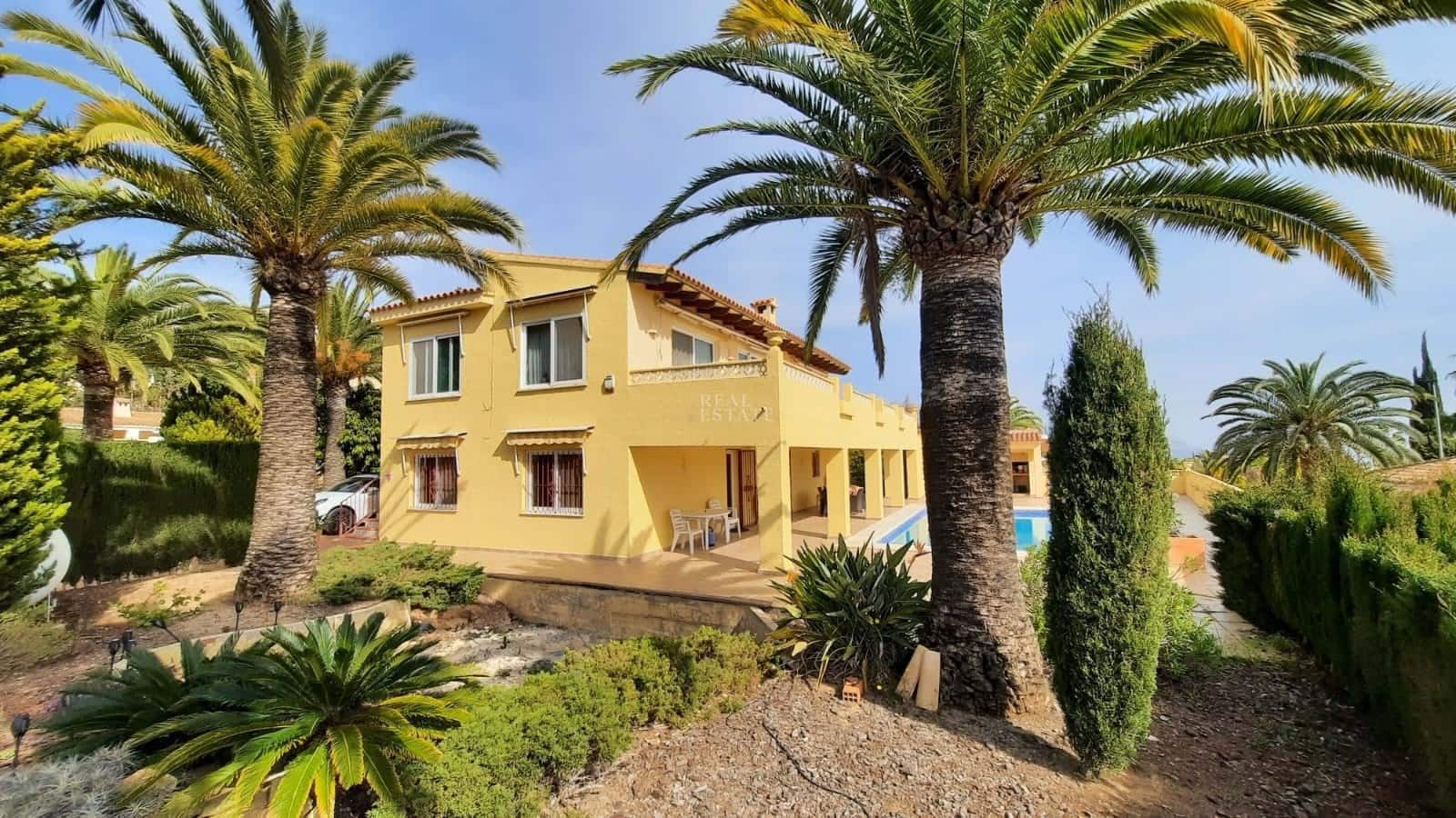 4 bedroom Villa for sale in Alfaz del Pi / L'Alfas del Pi with pool garage - € 725,000 (Ref: 8821636)