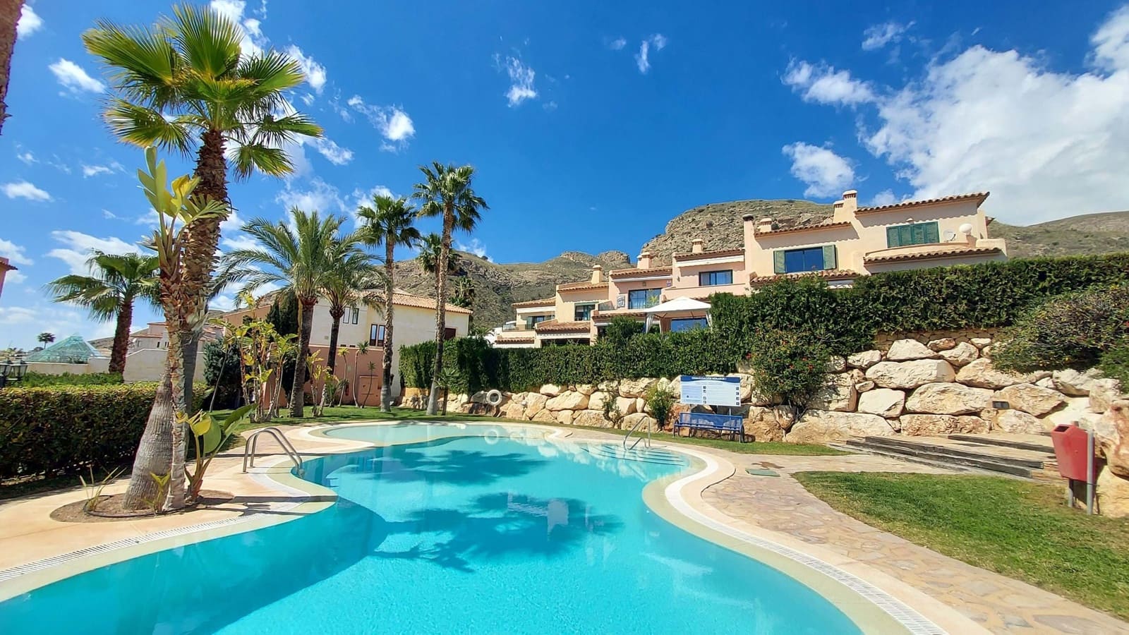 Casa de 3 habitaciones en Finestrat en venta con piscina garaje - 359.000 € (Ref: 8901500)