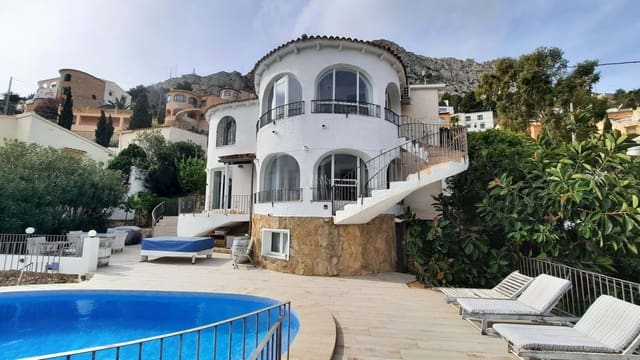 5 bedroom Villa for sale in Calpe / Calp with pool garage - € 635,000 (Ref: 8912264)