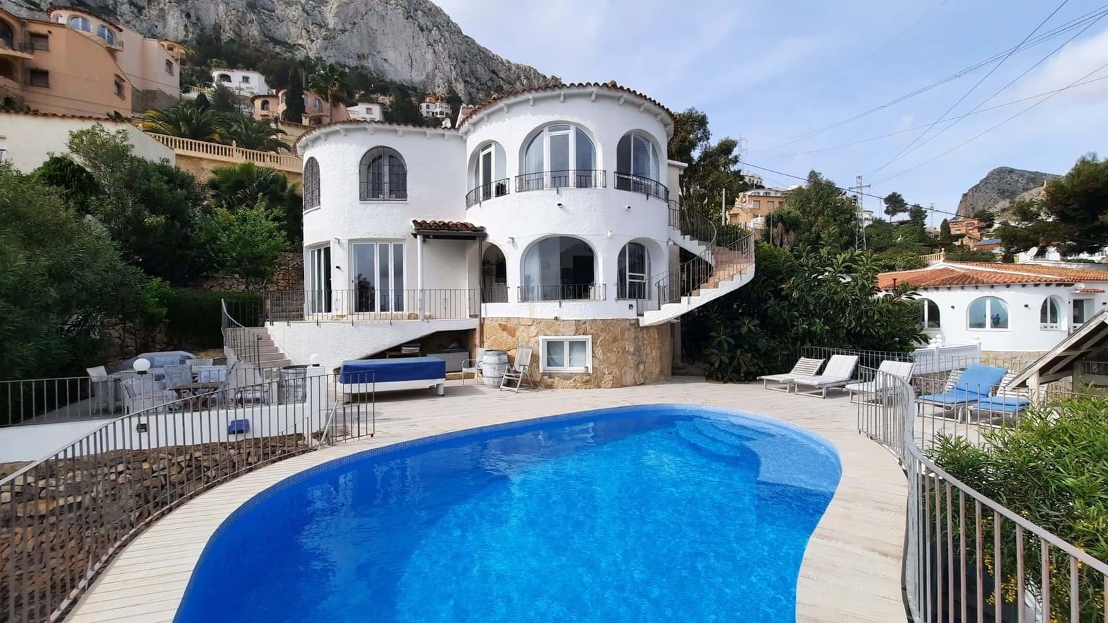 5 bedroom Villa for sale in Calpe / Calp with pool garage - € 635,000 (Ref: 8912264)
