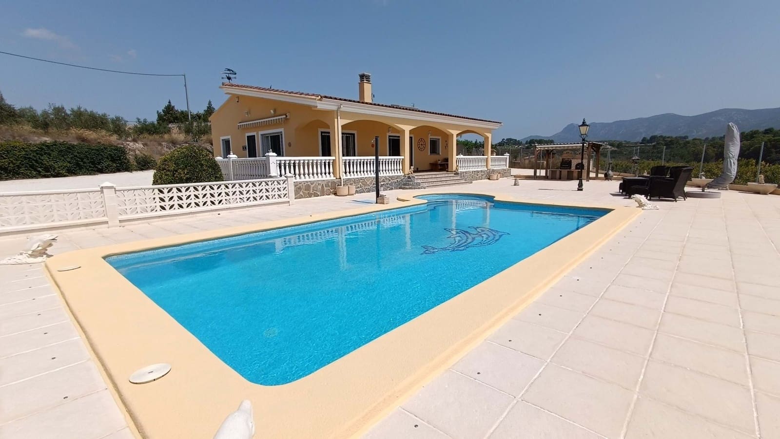 3 soverom Villa til salgs i Bufali med svømmebasseng - € 395 000 (Ref: 8912265)