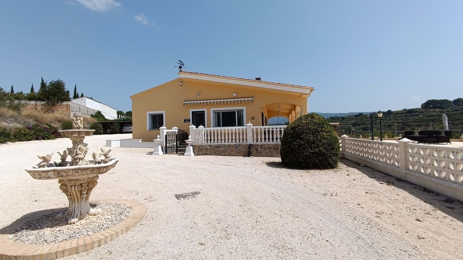 3 soverom Villa til salgs i Bufali med svømmebasseng - € 395 000 (Ref: 8912265)