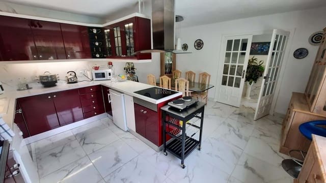 5 bedroom Villa for sale in Alfaz del Pi / L'Alfàs del Pi with pool garage - € 699,950 (Ref: 8913290)