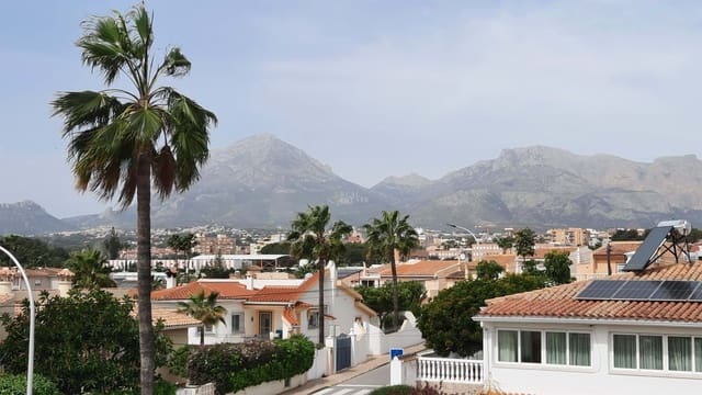 5 bedroom Villa for sale in Alfaz del Pi / L'Alfàs del Pi with pool garage - € 699,950 (Ref: 8913290)