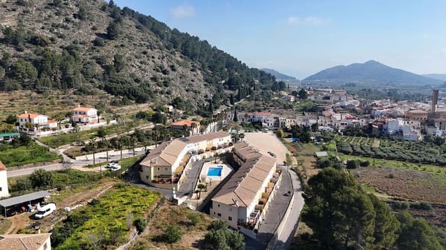 4 soveværelse Byhus til salg i Murla med swimmingpool garage - € 300.000 (Ref: 8920201)
