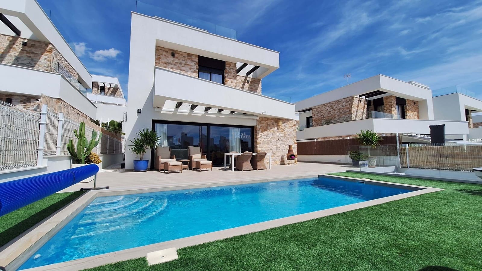 3 bedroom Villa for sale in Finestrat with pool - € 675,000 (Ref: 8939154)