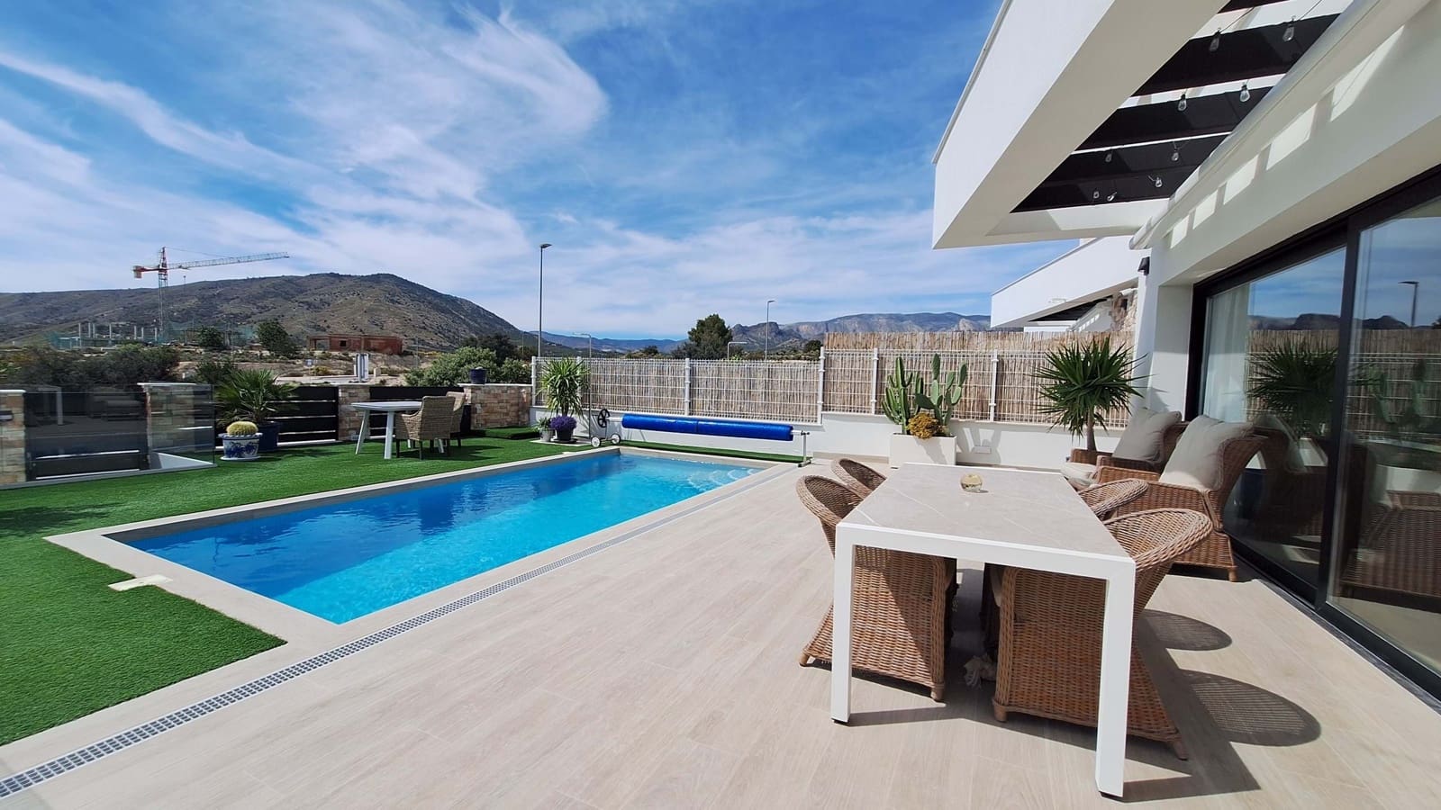 3 bedroom Villa for sale in Finestrat with pool - € 675,000 (Ref: 8939154)