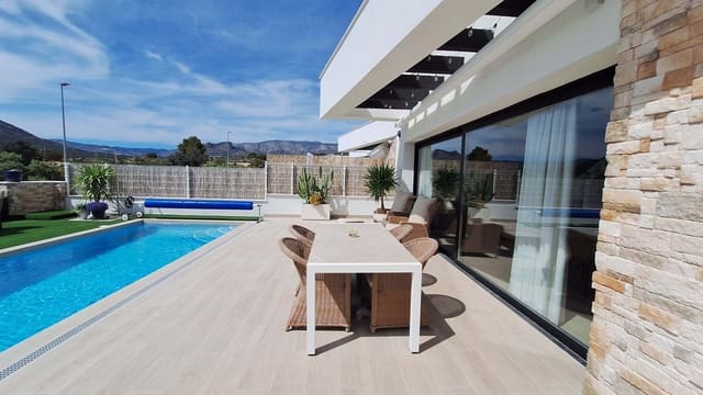 3 bedroom Villa for sale in Finestrat with pool - € 675,000 (Ref: 8939154)