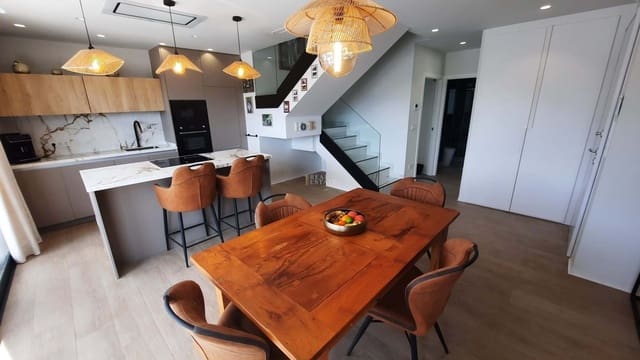 3 bedroom Villa for sale in Finestrat with pool - € 675,000 (Ref: 8939154)