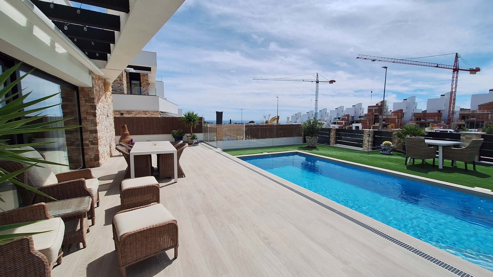 3 bedroom Villa for sale in Finestrat with pool - € 675,000 (Ref: 8939154)