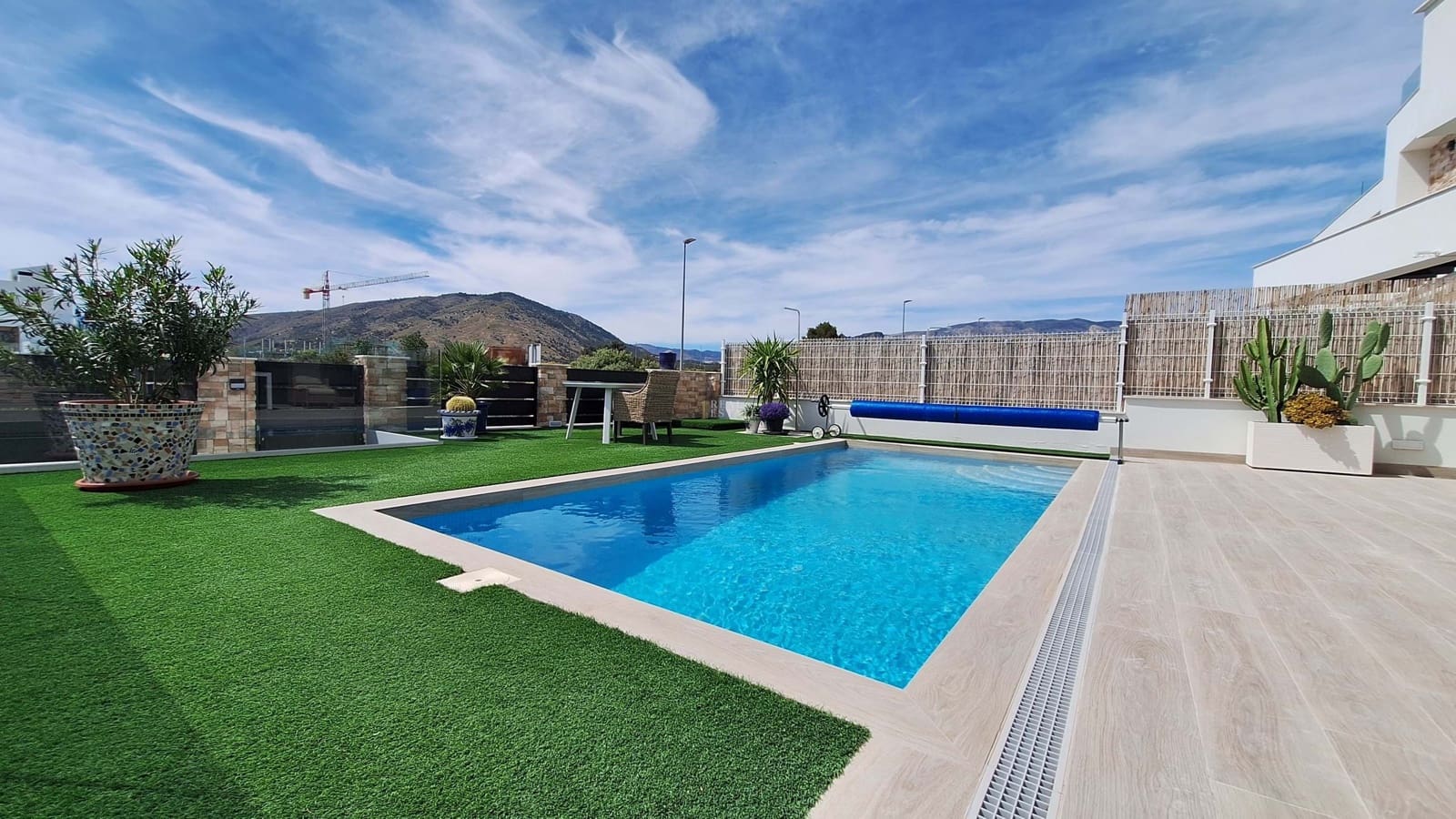 3 bedroom Villa for sale in Finestrat with pool - € 675,000 (Ref: 8939154)