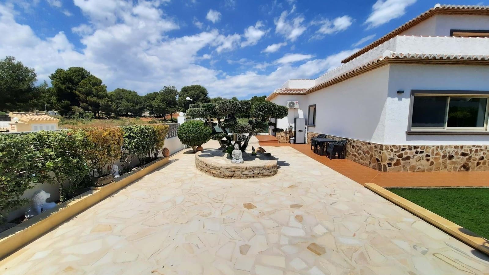4 bedroom Villa for sale in Calpe / Calp with pool garage - € 899,500 (Ref: 8983821)
