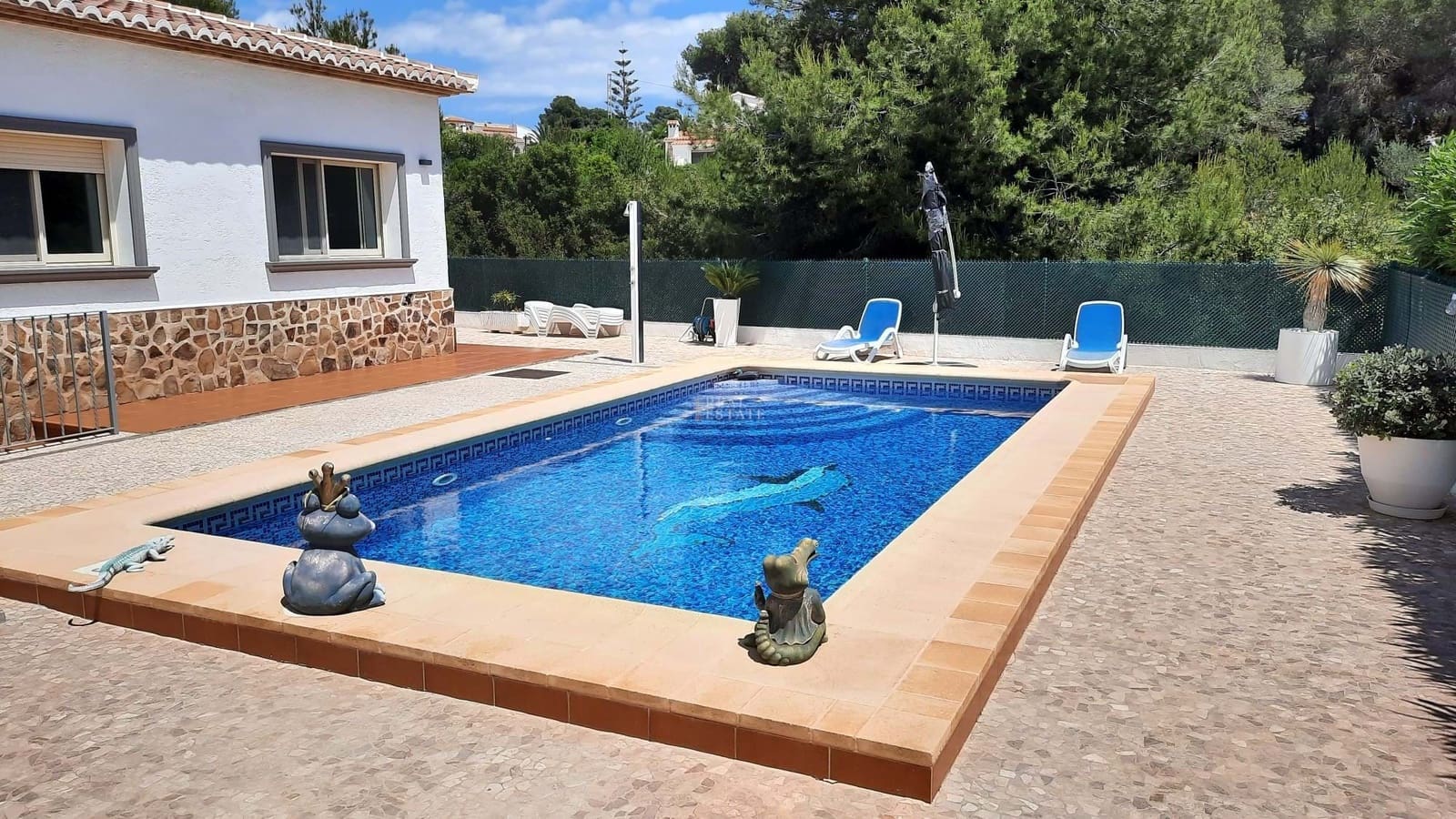 4 bedroom Villa for sale in Calpe / Calp with pool garage - € 899,500 (Ref: 8983821)