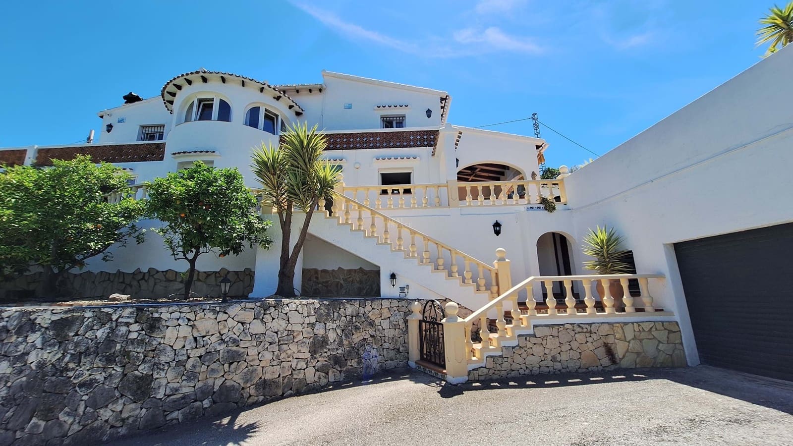 Chalet de 4 habitaciones en Orba en venta con piscina garaje - 599.950 € (Ref: 9000914)