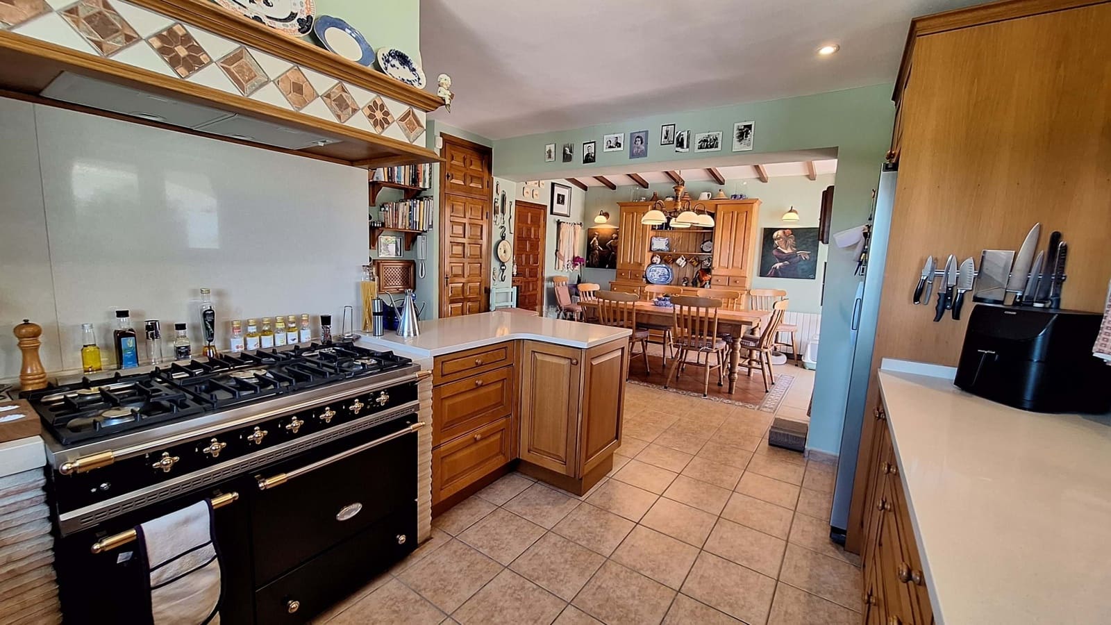 Chalet de 4 habitaciones en Orba en venta con piscina garaje - 599.950 € (Ref: 9000914)