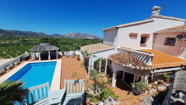 Chalet de 4 habitaciones en Orba en venta con piscina garaje - 599.950 € (Ref: 9000914)