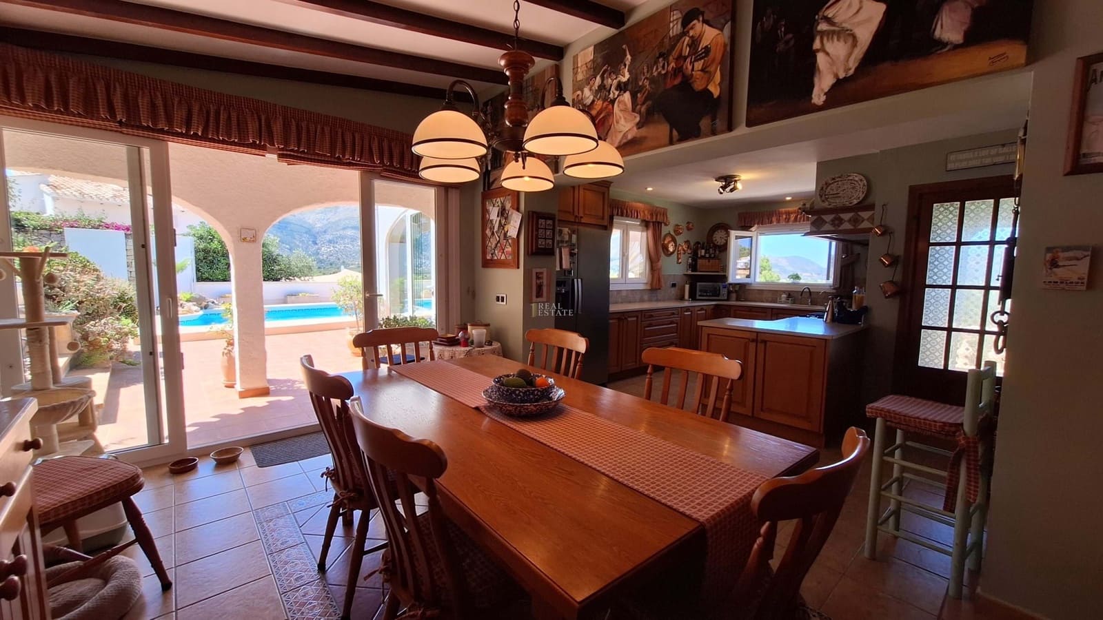 Chalet de 4 habitaciones en Orba en venta con piscina garaje - 599.950 € (Ref: 9000914)