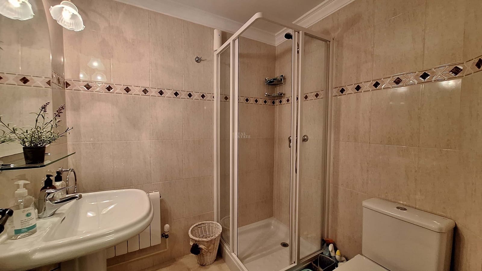 Chalet de 4 habitaciones en Orba en venta con piscina garaje - 599.950 € (Ref: 9000914)