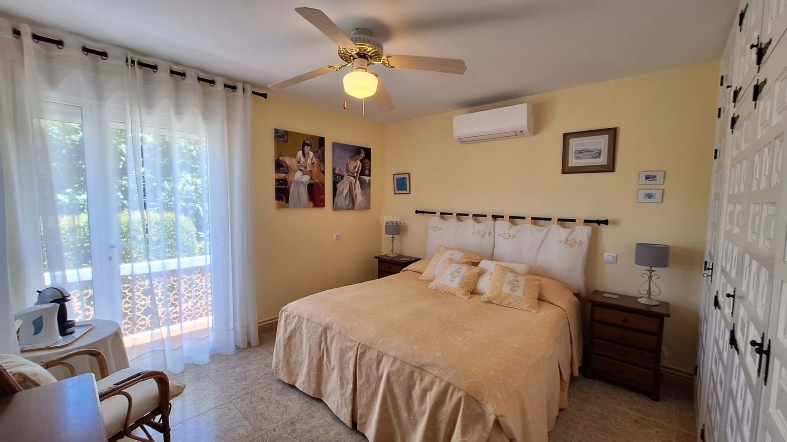 Chalet de 4 habitaciones en Orba en venta con piscina garaje - 599.950 € (Ref: 9000914)