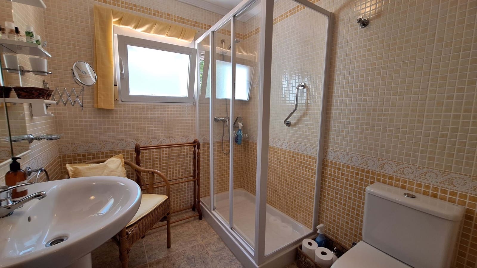 Chalet de 4 habitaciones en Orba en venta con piscina garaje - 599.950 € (Ref: 9000914)