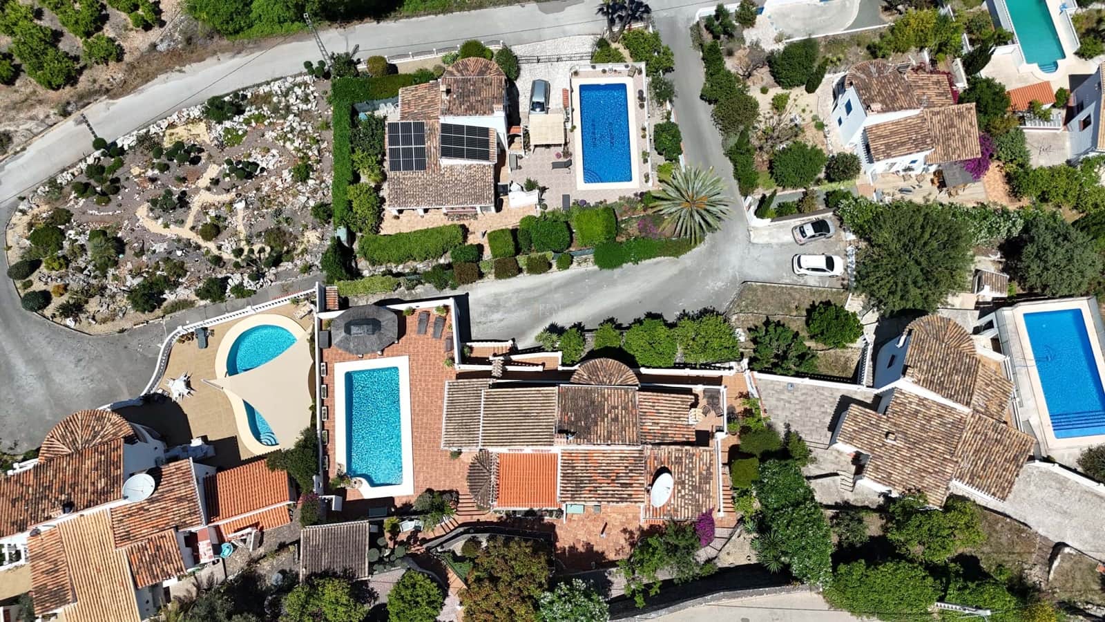 Chalet de 4 habitaciones en Orba en venta con piscina garaje - 599.950 € (Ref: 9000914)