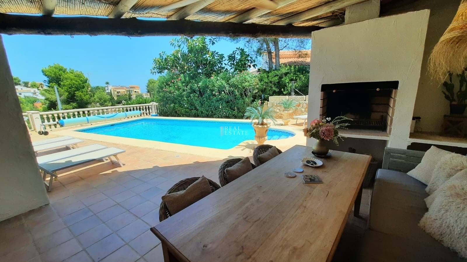 4 quarto Moradia para venda em Denia com piscina garagem - 699 000 € (Ref: 9177495)