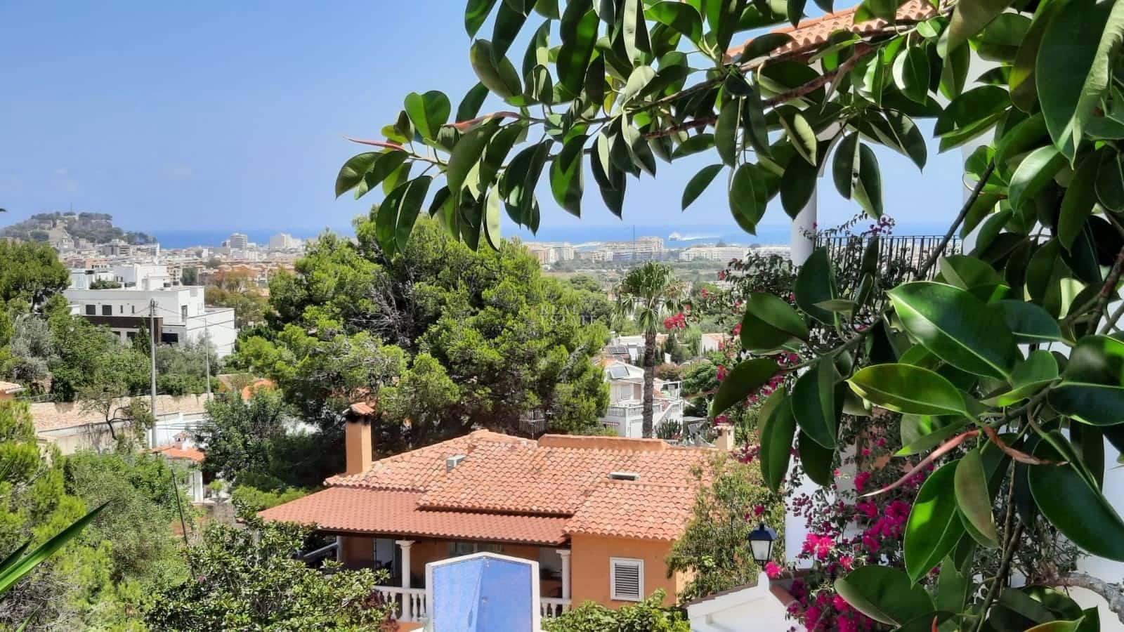 4 quarto Moradia para venda em Denia com piscina garagem - 699 000 € (Ref: 9177495)