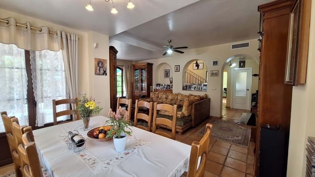 3 bedroom Villa for sale in Finestrat with pool - € 699,950 (Ref: 9180439)