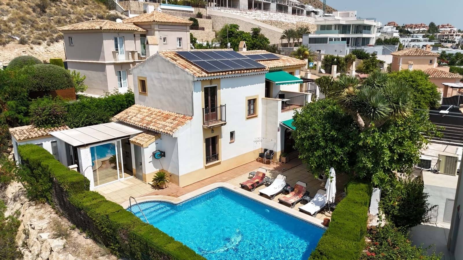 3 bedroom Villa for sale in Finestrat with pool - € 699,950 (Ref: 9180439)