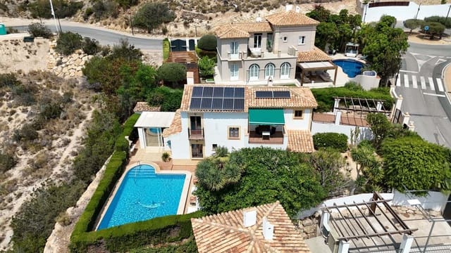 3 bedroom Villa for sale in Finestrat with pool - € 699,950 (Ref: 9180439)