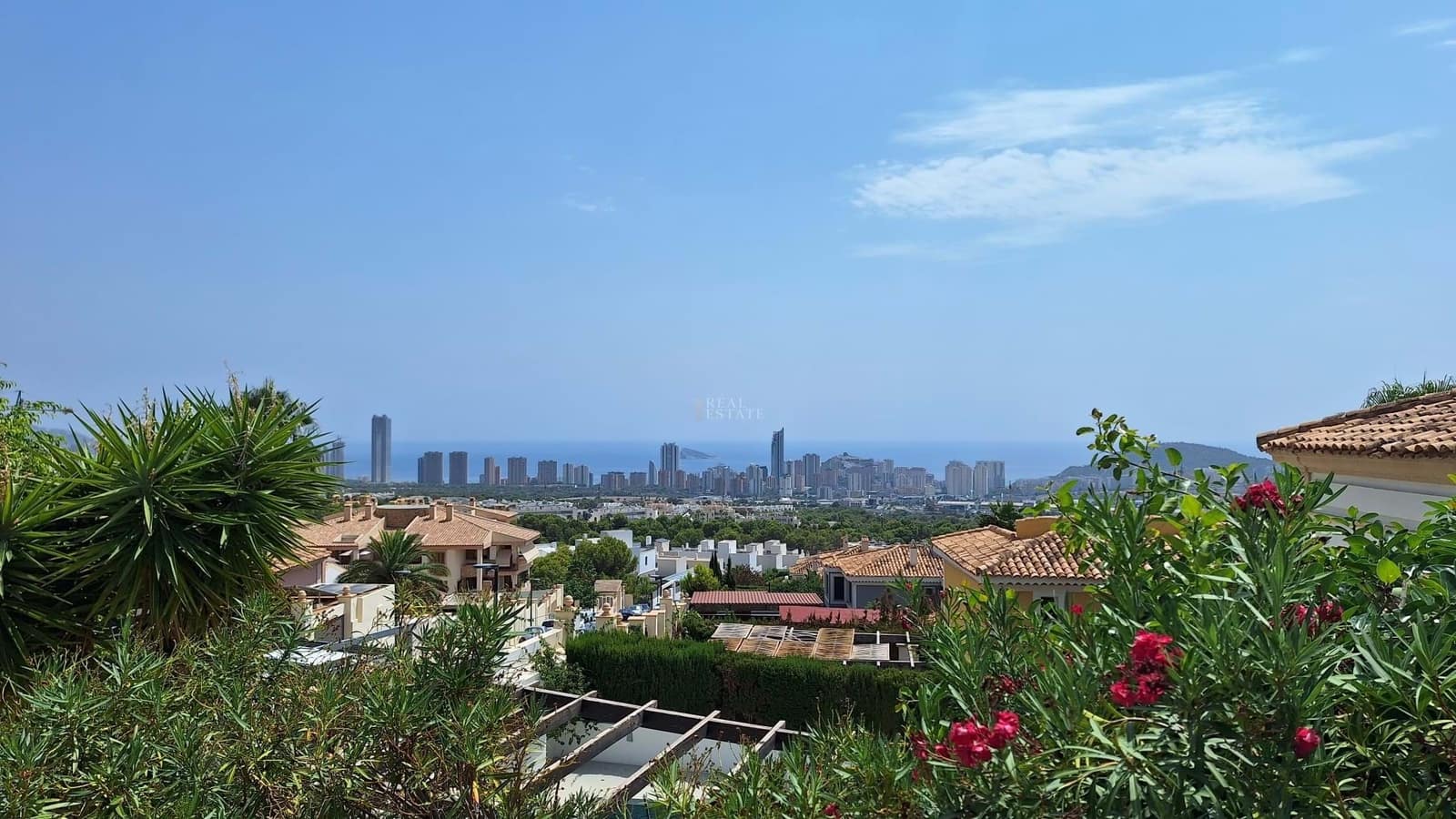 3 bedroom Villa for sale in Finestrat with pool - € 699,950 (Ref: 9180439)