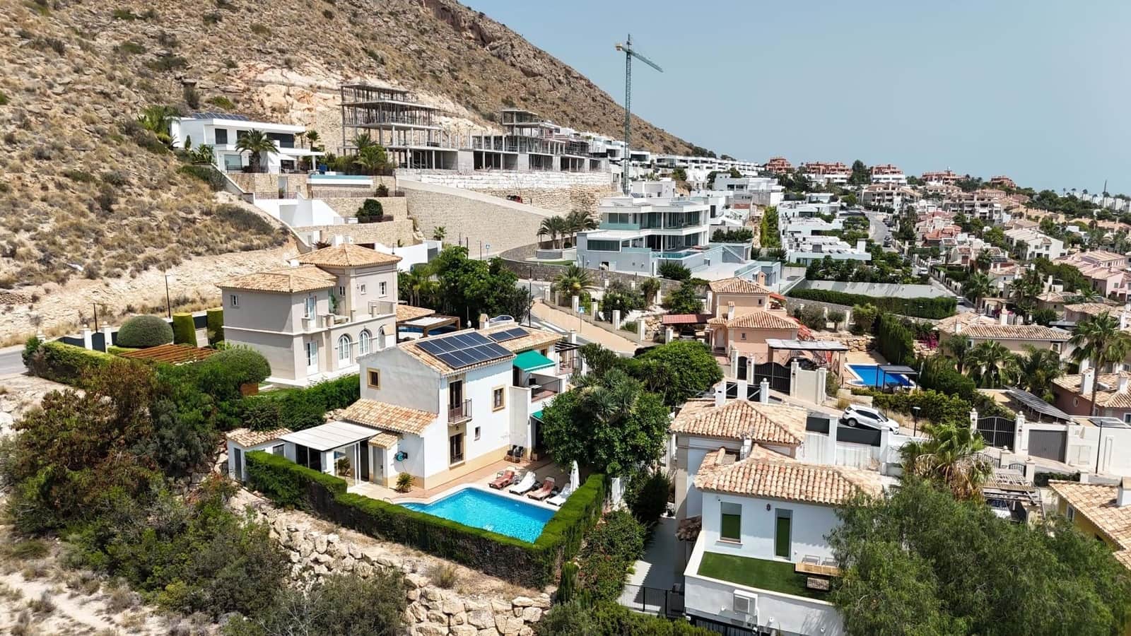 3 bedroom Villa for sale in Finestrat with pool - € 699,950 (Ref: 9180439)