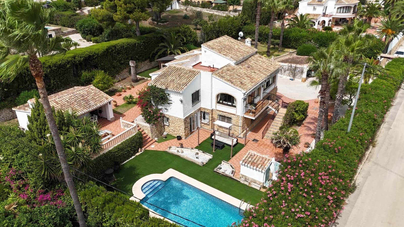 4 bedroom Villa for sale in Javea / Xabia with pool - € 875,000 (Ref: 9191970)
