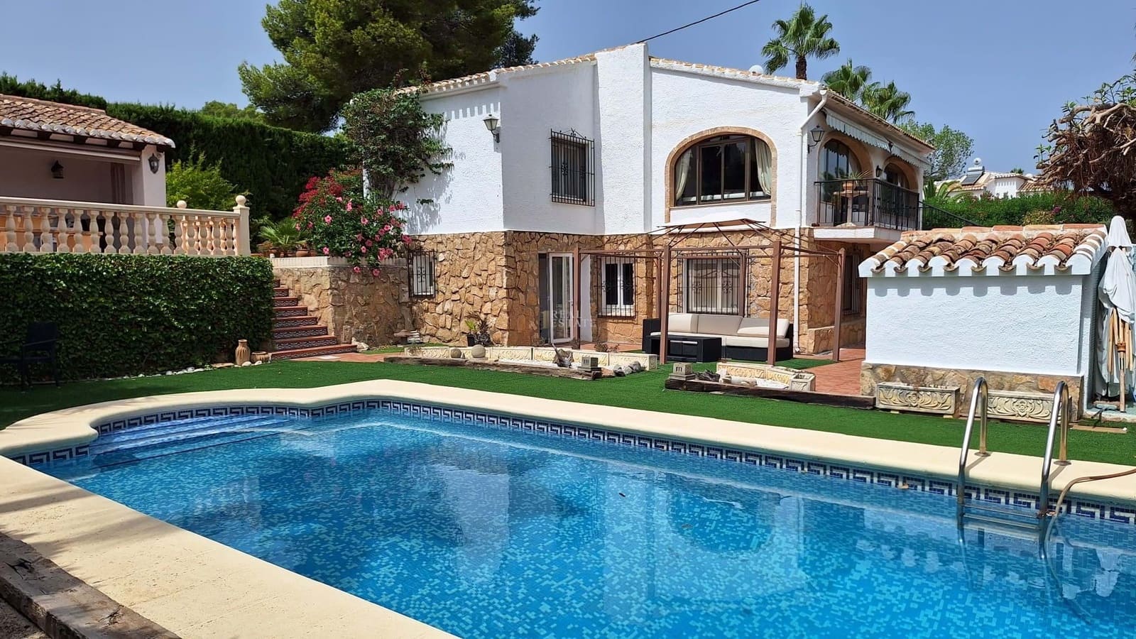 4 bedroom Villa for sale in Javea / Xabia with pool - € 875,000 (Ref: 9191970)