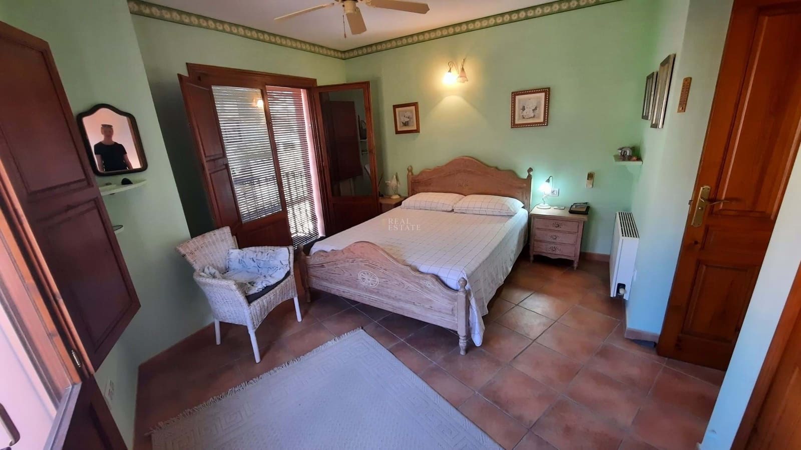 2 Zimmer Haus zu verkaufen in Orba mit Garage - 275.000 € (Ref: 9230646)