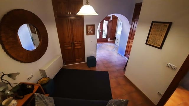 2 Zimmer Haus zu verkaufen in Orba mit Garage - 275.000 € (Ref: 9230646)