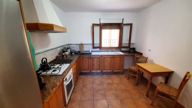 2 Zimmer Haus zu verkaufen in Orba mit Garage - 275.000 € (Ref: 9230646)