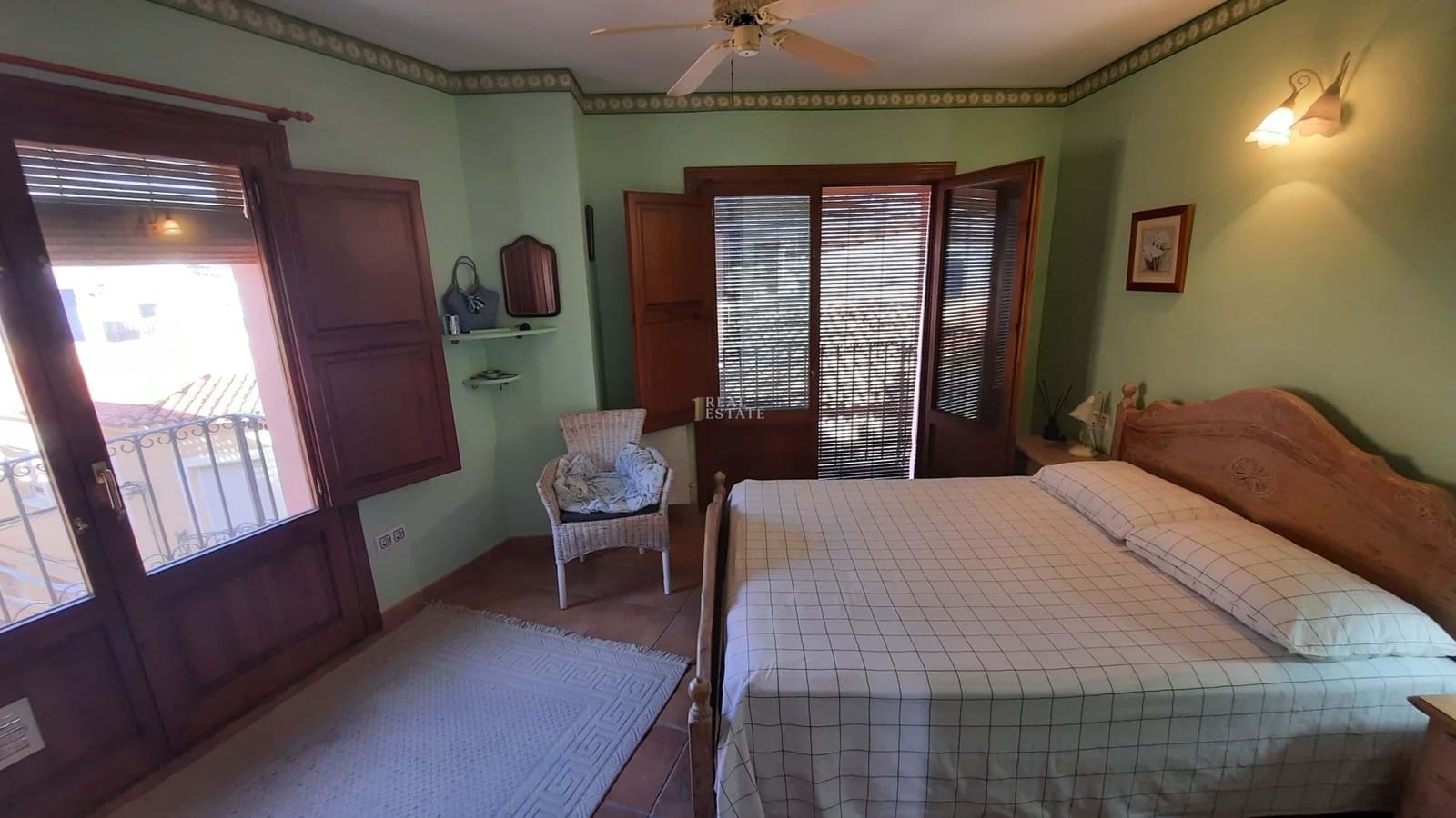 2 Zimmer Haus zu verkaufen in Orba mit Garage - 275.000 € (Ref: 9230646)