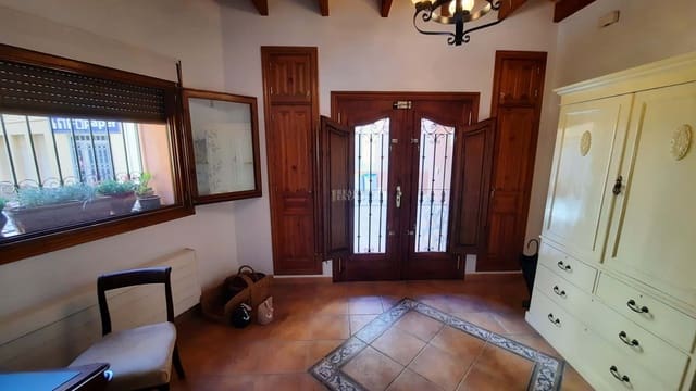 2 Zimmer Haus zu verkaufen in Orba mit Garage - 275.000 € (Ref: 9230646)