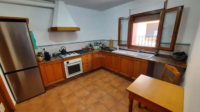 2 Zimmer Haus zu verkaufen in Orba mit Garage - 275.000 € (Ref: 9230646)